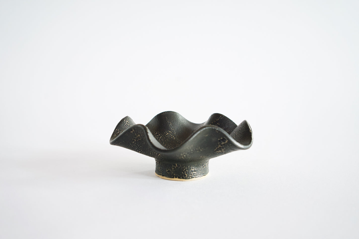 Hana Bowl Bijoux Black Mud Crack