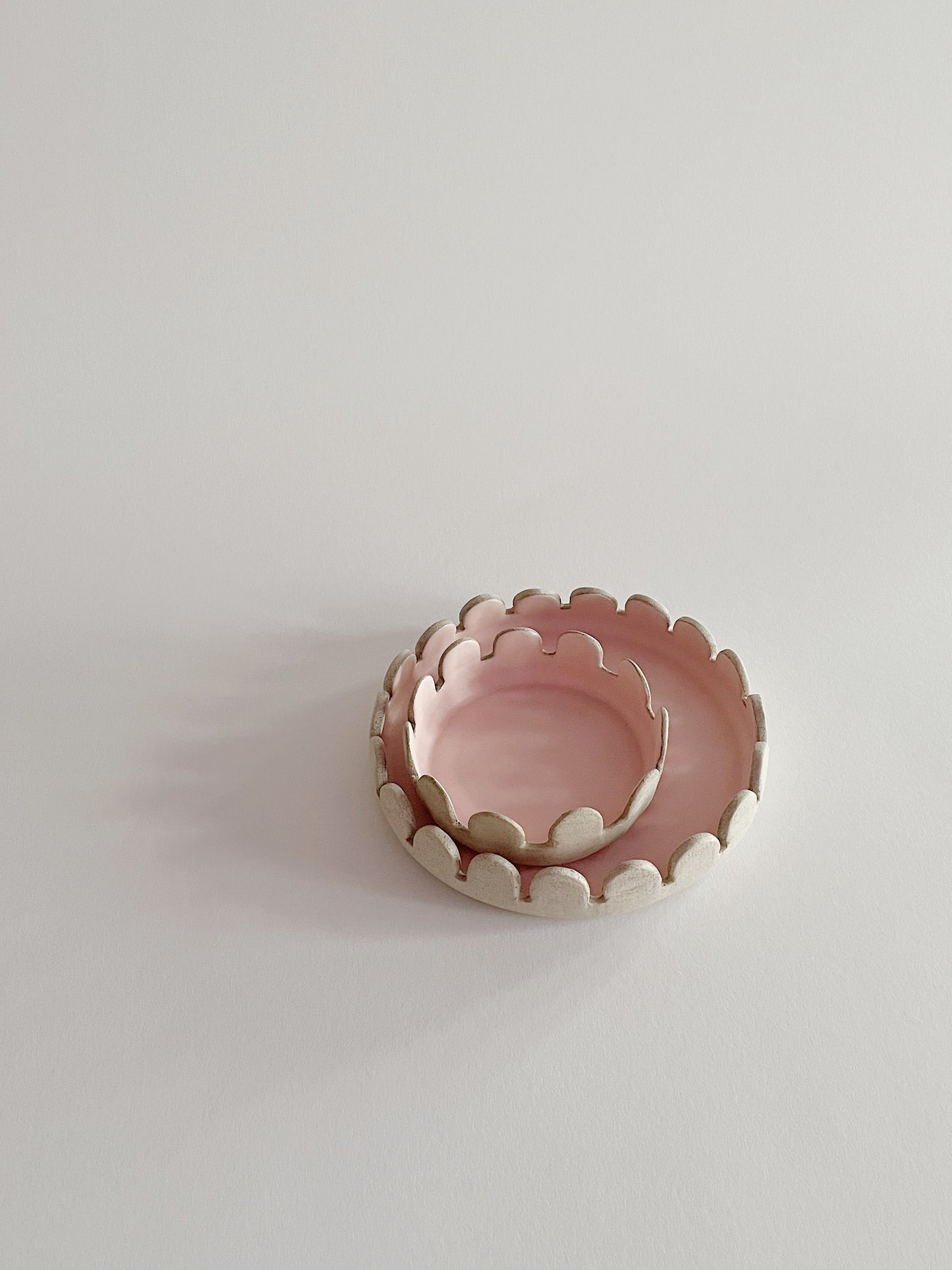 Arcs Serving Plate Puderrosa matt Ø20