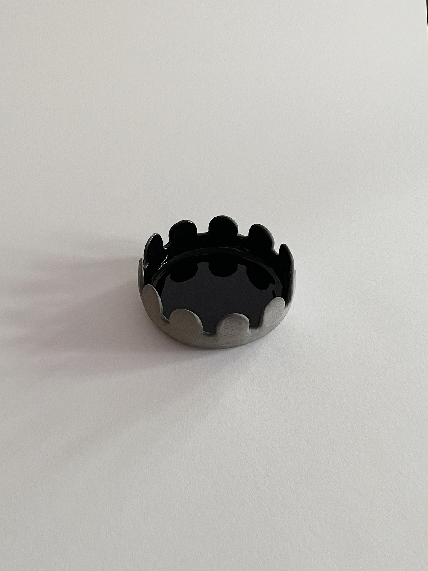 Arcs Serving Plate Black Ø12