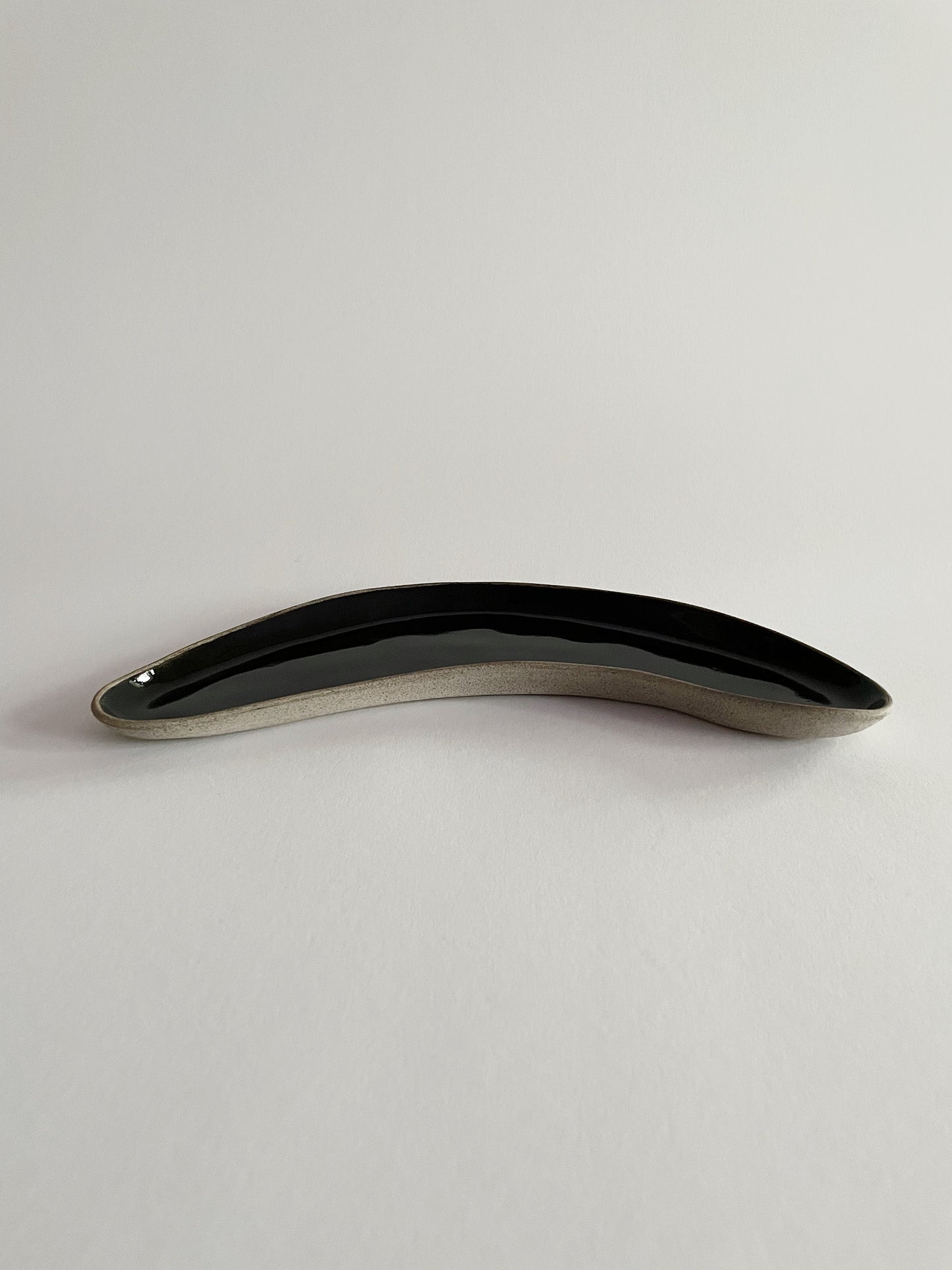 Boomerang Serving Plate Black
