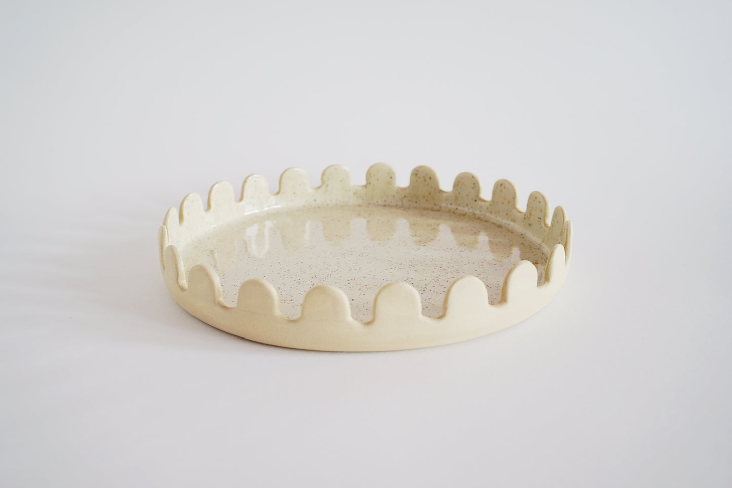 Arcs Serving Plate Speckled Vanilla Ø27