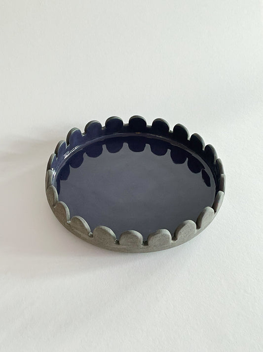 Arcs Serving Plate Aubergine Ø23