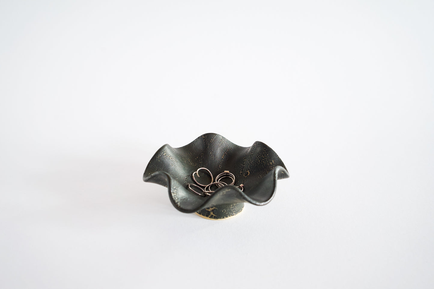 Hana Bowl Bijoux Black Mud Crack