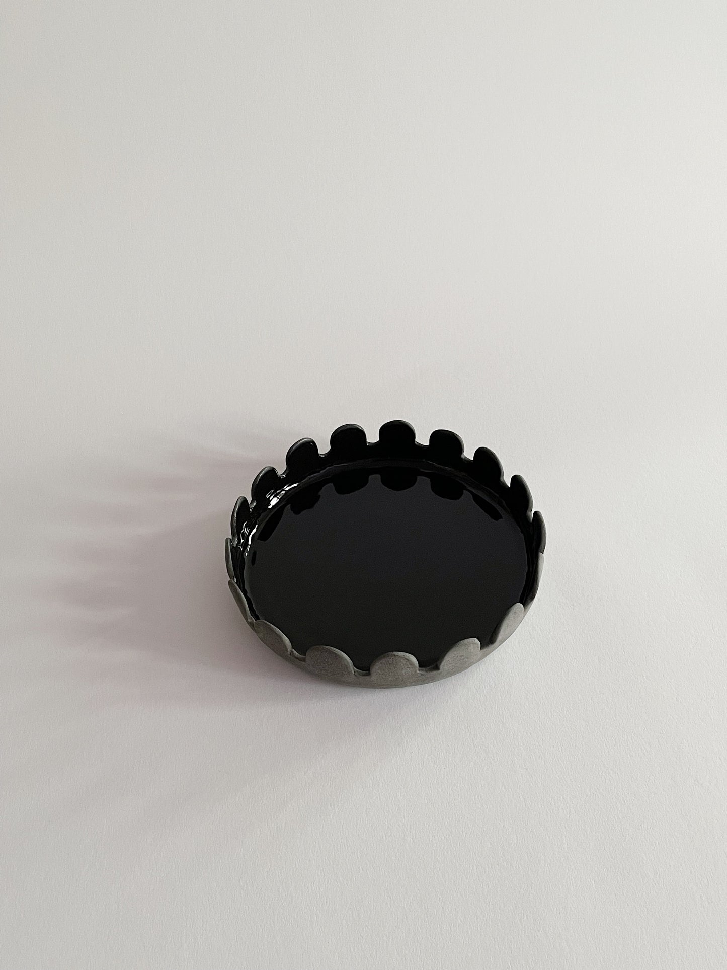 Arcs Serving Plate Black Ø20